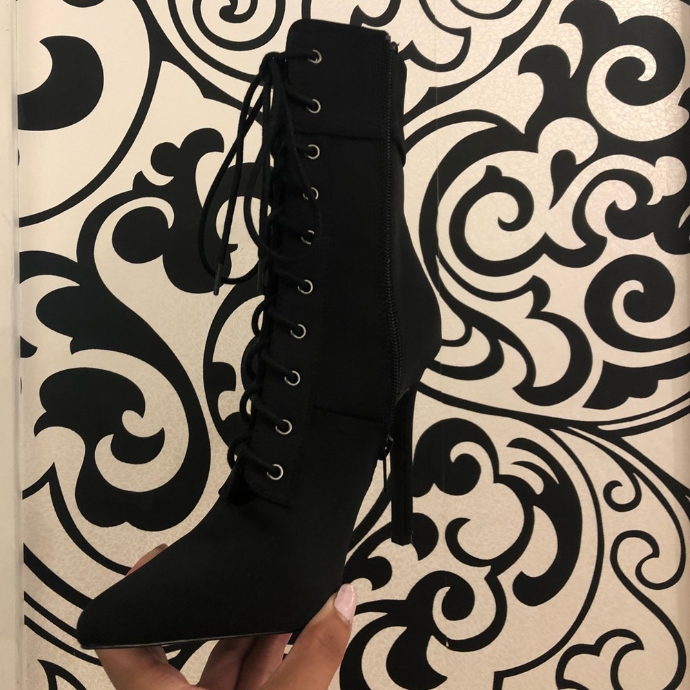 NWT - Black Pointy Ankle Comfy  Bootie Heels - Picture 3 of 5